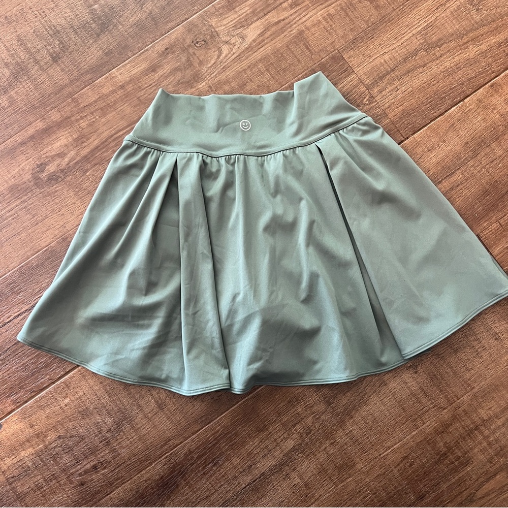 Gilly Hicks Active Green Skortie Athletic Tennis Skort Skirt XS NWT - Picture 2 of 4